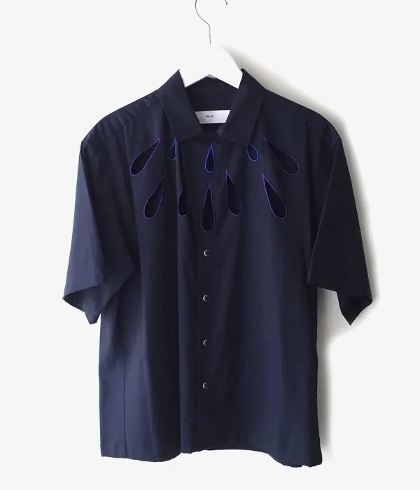 TOGA PULLA/EMBROIDERY SHIRT (NAVY) Soft Flowing Short Shirt