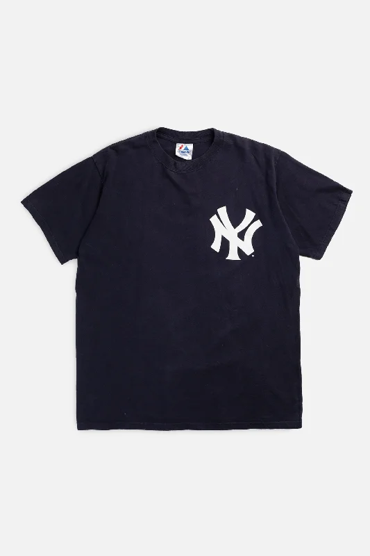 Vintage NY Yankees MLB Tee - M Ribbed Striped Patterned