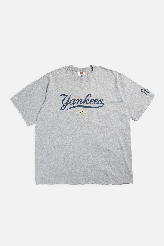 Vintage NY Yankees MLB Tee - XL Fitted T-Shirt Seamless Stretchy