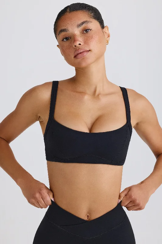 Soft Active Contrast-Trim Sports Bra in Black Ultra-Light Bra